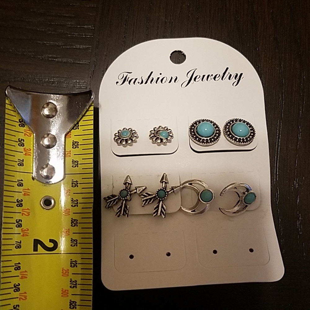 SOLD 4 pc/set small earrings jewelry - Picture 4 of 5